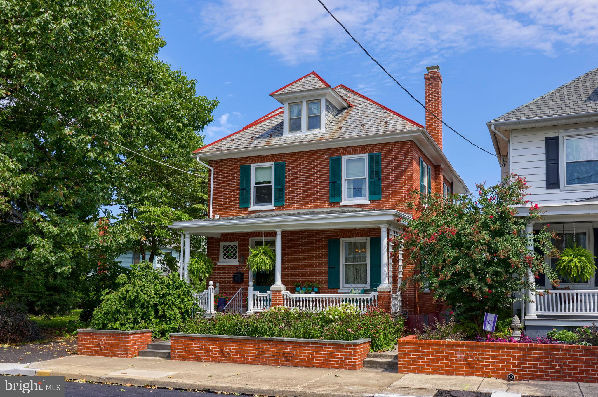 213 South Spruce Street Lititz, PA 17543 - Photo 5 of 51