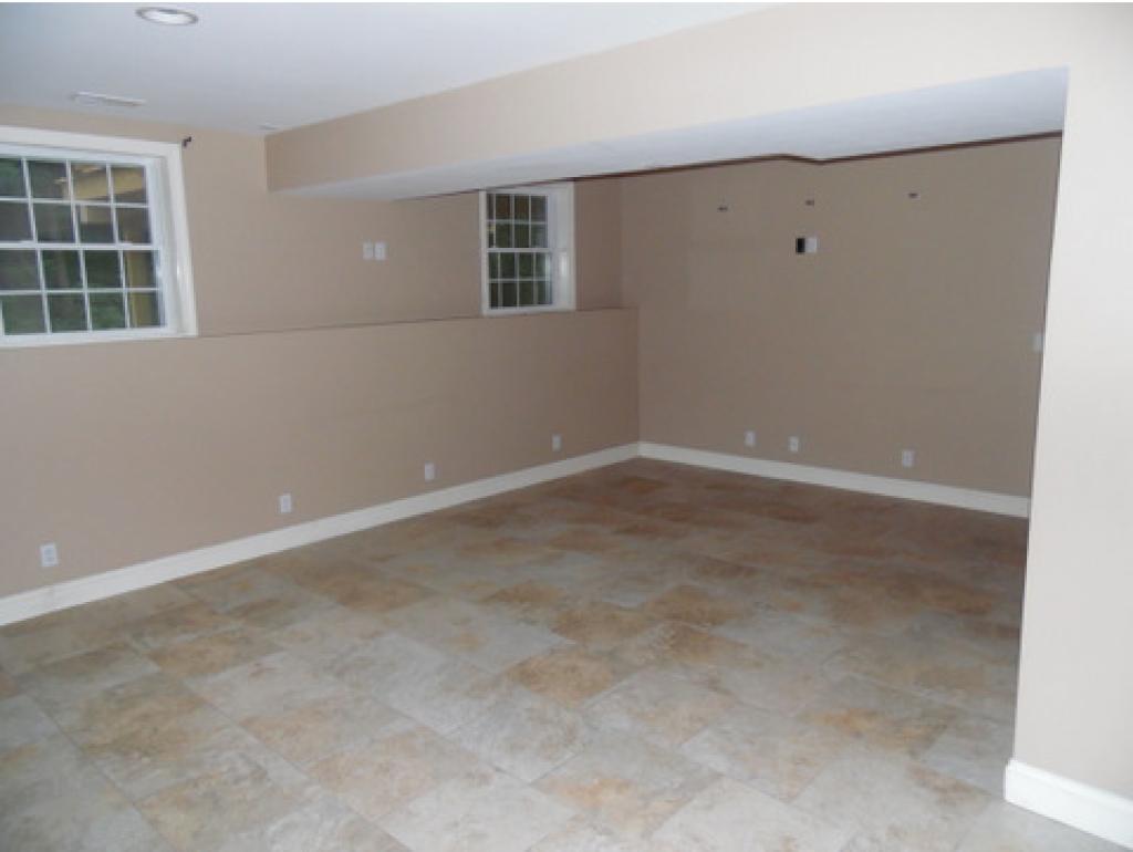 18 Old Manchester Road Derry, NH 03038 - Photo 11 of 12