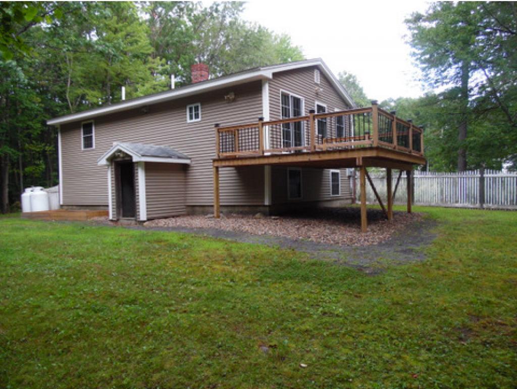 18 Old Manchester Road Derry, NH 03038 - Photo 3 of 12