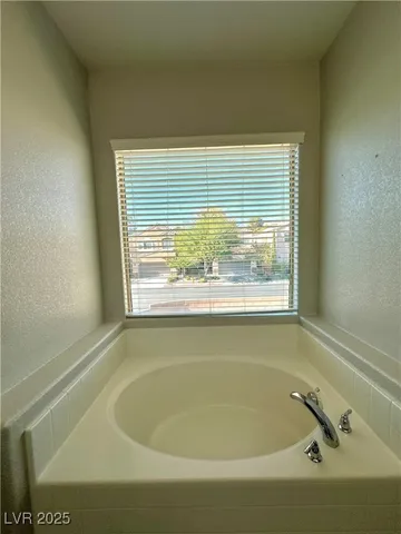 $1,995 | 2877 Glass Vine Court, Las Vegas, NV 89117