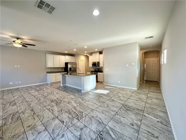 $1,995 | 2877 Glass Vine Court, Las Vegas, NV 89117