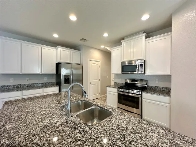$1,995 | 2877 Glass Vine Court, Las Vegas, NV 89117