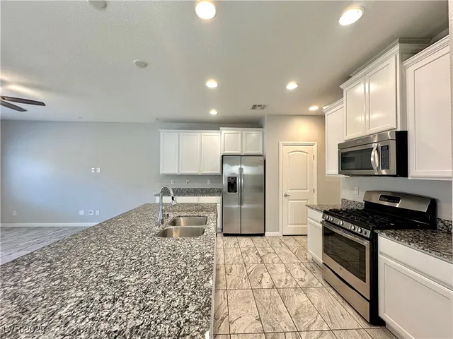 $1,995 | 2877 Glass Vine Court, Las Vegas, NV 89117