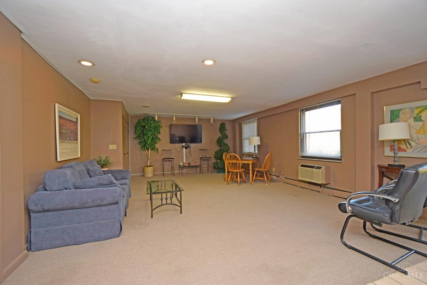 1815 William Howard Taft Road, Unit 607 Cincinnati, OH 45206 - Photo 27 of 31