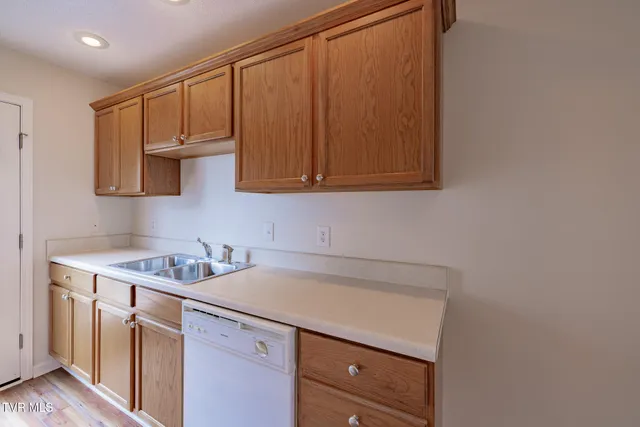 $225,000 | 14 Province Drive, Unit 14, Gray, TN 37615