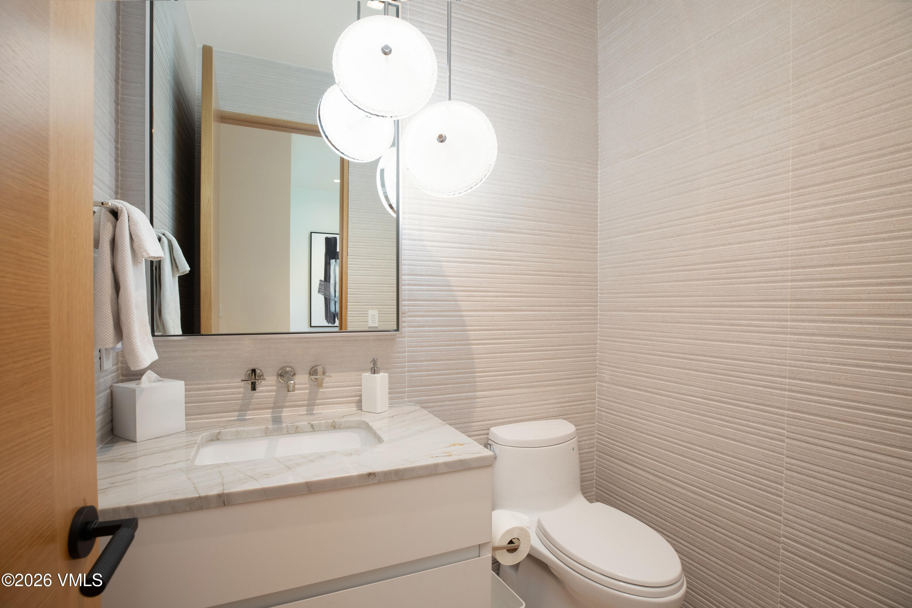 670 West Forest Road Vail, CO 81657 - Photo 32 of 34 2508_670_forest_interior_powder01
