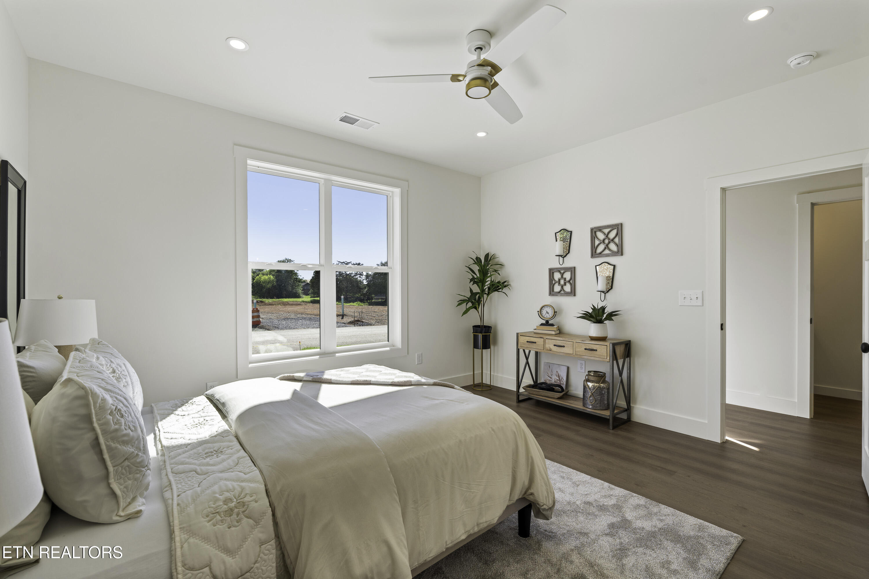 1335 Grace Ridge Drive Sevierville, TN 37862 - Photo 7 of 53 Primary Suite