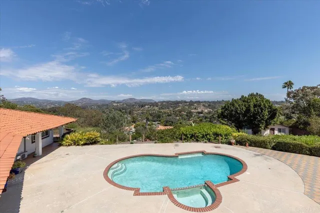 $2,995,000 | 277 Via Del Cerrito, Encinitas, CA 92024