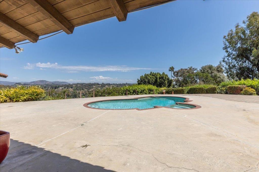 277 Via Del Cerrito Encinitas, CA 92024 - Photo 9 of 24