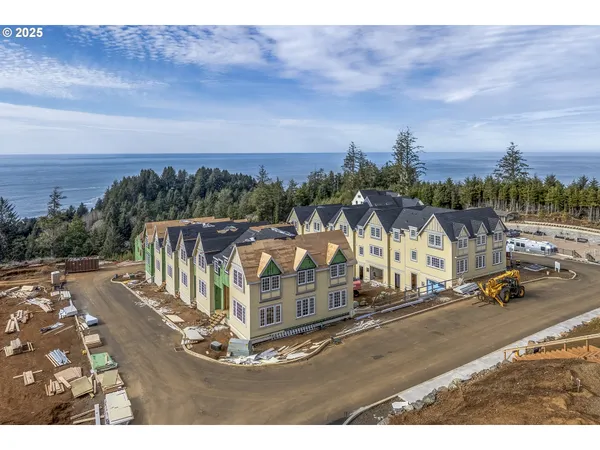 $599,000 | 419 Northeast Moonwake Lane, Unit 17, Depoe Bay, OR 97341