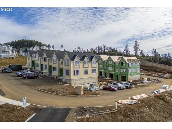 $599,000 | 419 Northeast Moonwake Lane, Unit 17, Depoe Bay, OR 97341