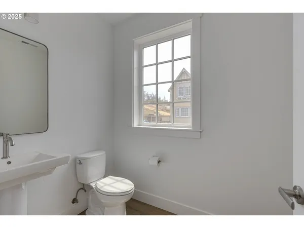 $599,000 | 419 Northeast Moonwake Lane, Unit 17, Depoe Bay, OR 97341