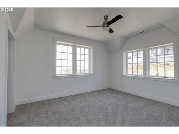 $599,000 | 419 Northeast Moonwake Lane, Unit 17, Depoe Bay, OR 97341