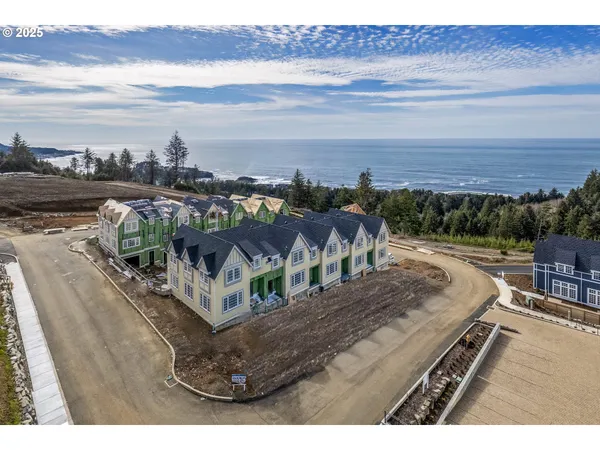 $599,000 | 419 Northeast Moonwake Lane, Unit 17, Depoe Bay, OR 97341