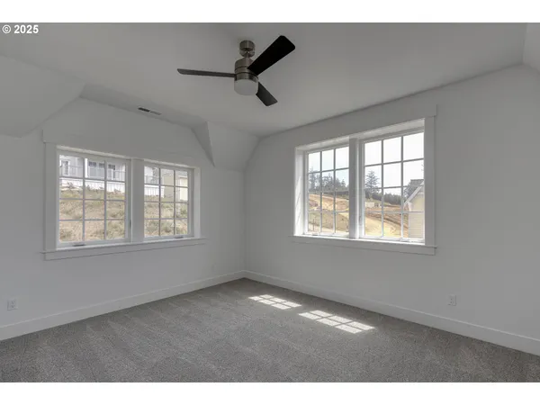 $599,000 | 419 Northeast Moonwake Lane, Unit 17, Depoe Bay, OR 97341