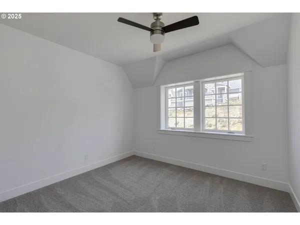 $599,000 | 419 Northeast Moonwake Lane, Unit 17, Depoe Bay, OR 97341