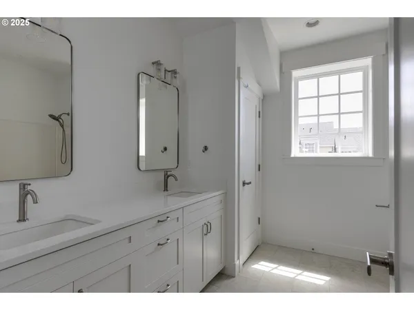 $599,000 | 419 Northeast Moonwake Lane, Unit 17, Depoe Bay, OR 97341