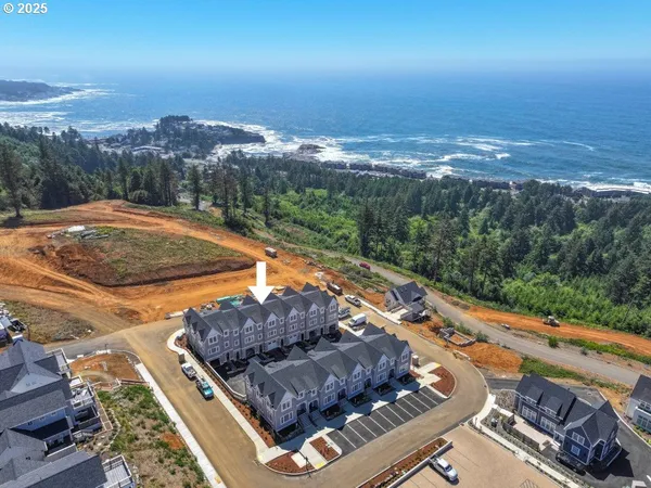 $599,000 | 419 Northeast Moonwake Lane, Unit 17, Depoe Bay, OR 97341