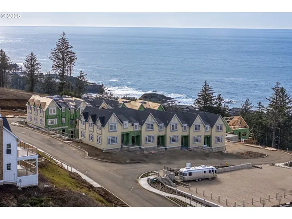 $599,000 | 419 Northeast Moonwake Lane, Unit 17, Depoe Bay, OR 97341