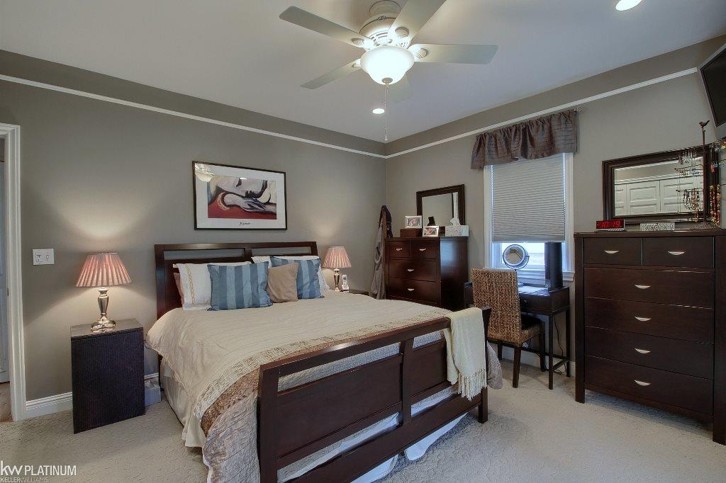34060 Mulvey Road Fraser, MI 48026 - Photo 20 of 30 31322868-19.JPG