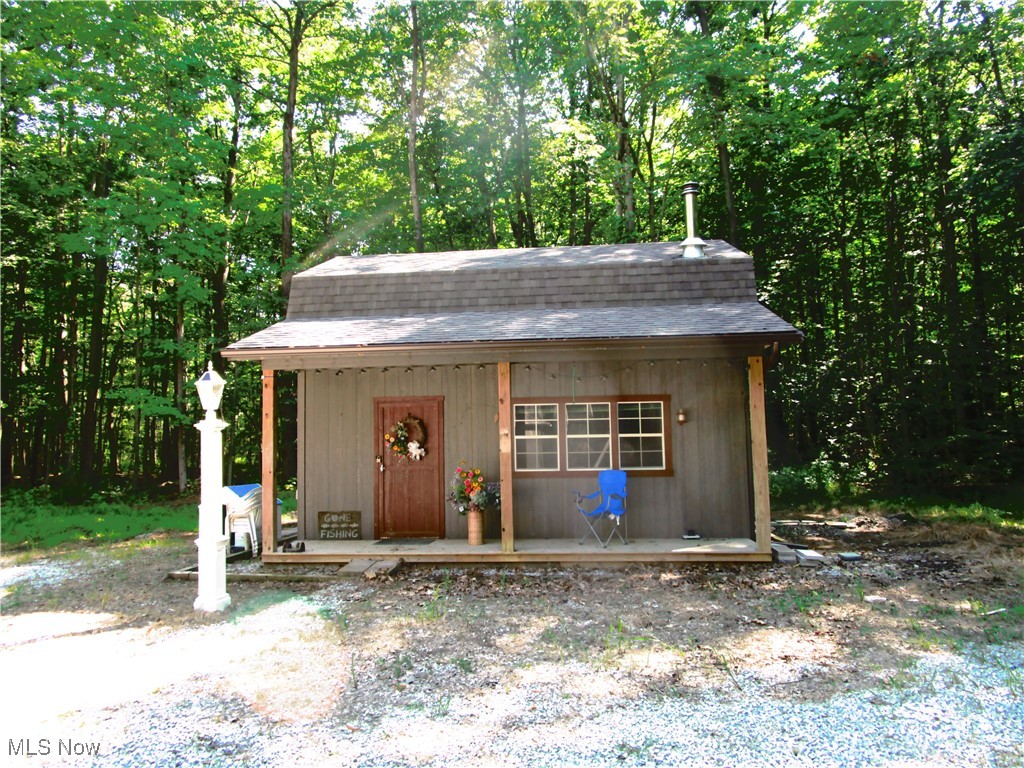 7454 Sidley Road Thompson, OH 44086 - Photo 36 of 42 Guest Cabin