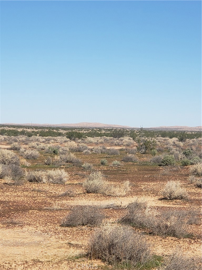 9 Pipeline Road Boron, CA 93516 - Photo 4 of 30 a view of an ocean