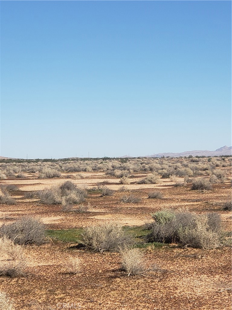 9 Pipeline Road Boron, CA 93516 - Photo 6 of 30 a view of an ocean