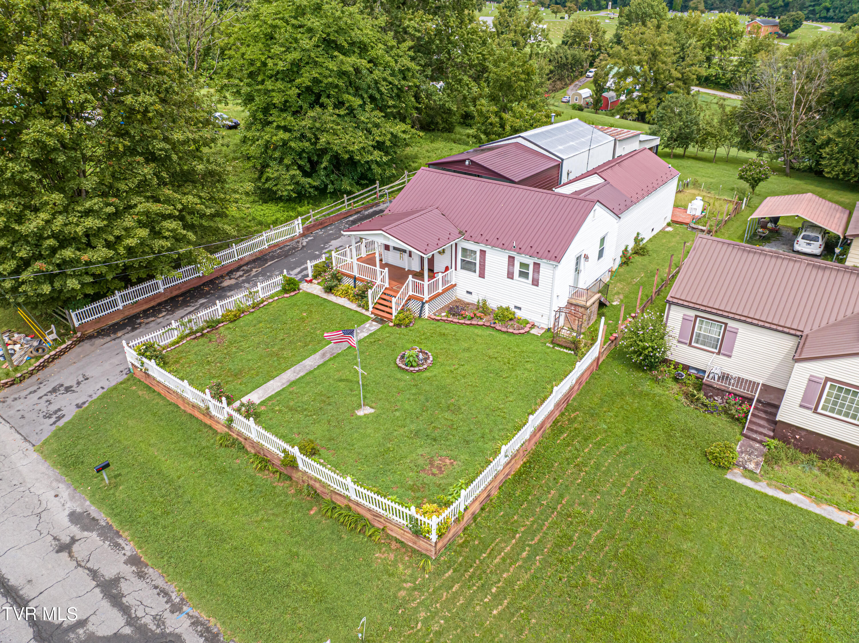 301 Tween Hills Road Bristol, TN 37620 - Photo 54 of 55 Tween Hills-36