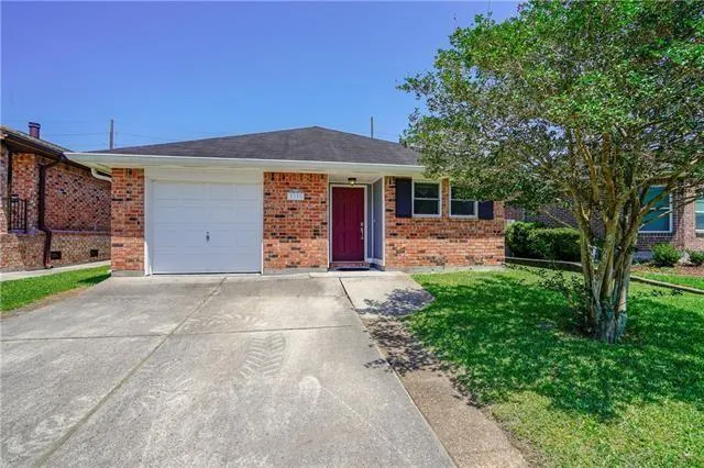 $1,900 | 3337 Whisper Lane, Gretna, LA 70056