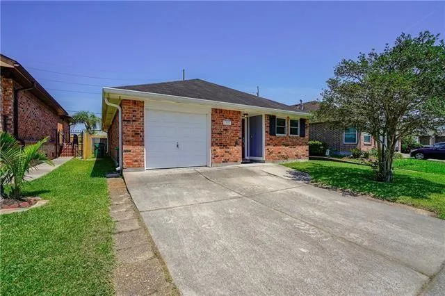 $1,900 | 3337 Whisper Lane, Gretna, LA 70056