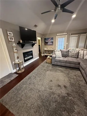 $1,900 | 3337 Whisper Lane, Gretna, LA 70056