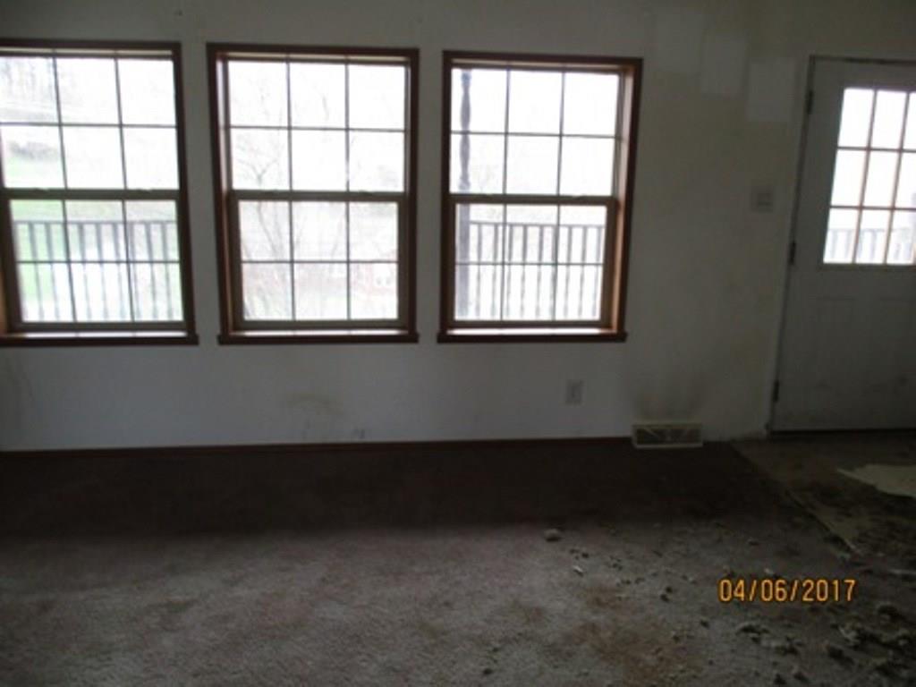 132 Cliff Mine Road Coraopolis, PA 15108 - Photo 3 of 19 Gallery Image 3