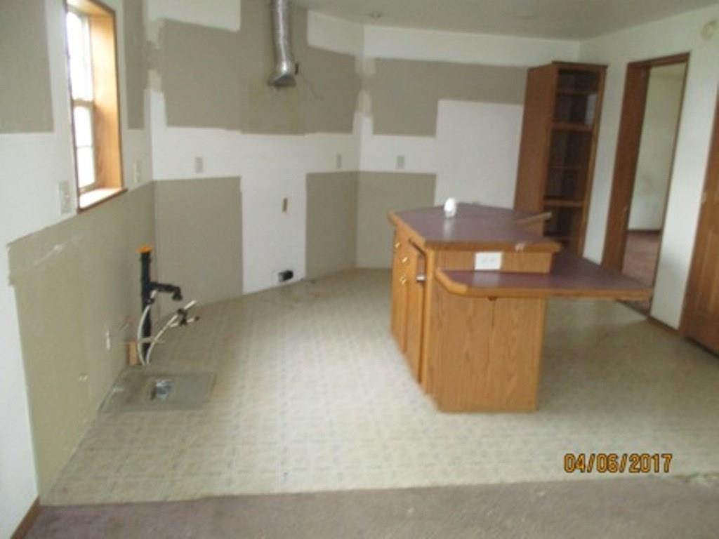 132 Cliff Mine Road Coraopolis, PA 15108 - Photo 5 of 19 Gallery Image 5