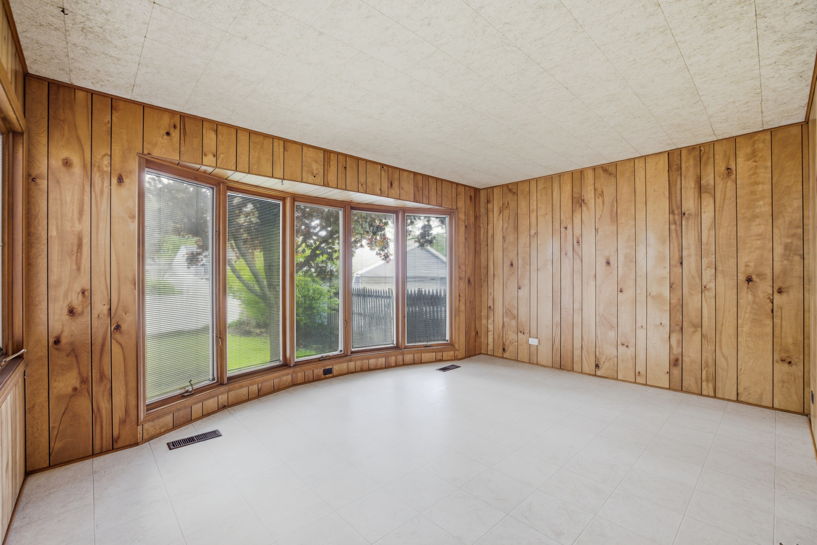 1020 Pershing Avenue Wheaton, IL 60189 - Photo 12 of 33 a view of an empty room with a window