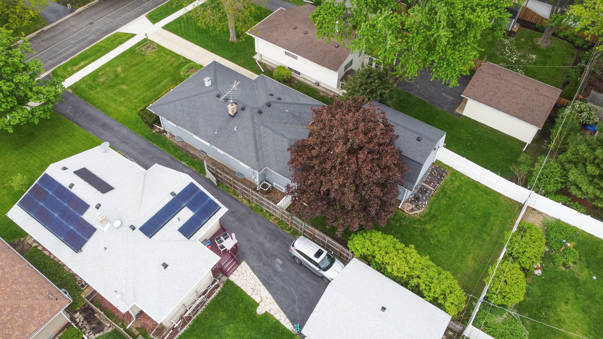 1020 Pershing Avenue Wheaton, IL 60189 - Photo 32 of 33 an aerial view of a house with a garden
