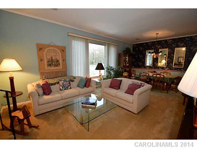 8809 Hood Road Charlotte, NC 28215 - Photo 2 of 16 Gallery Image 2