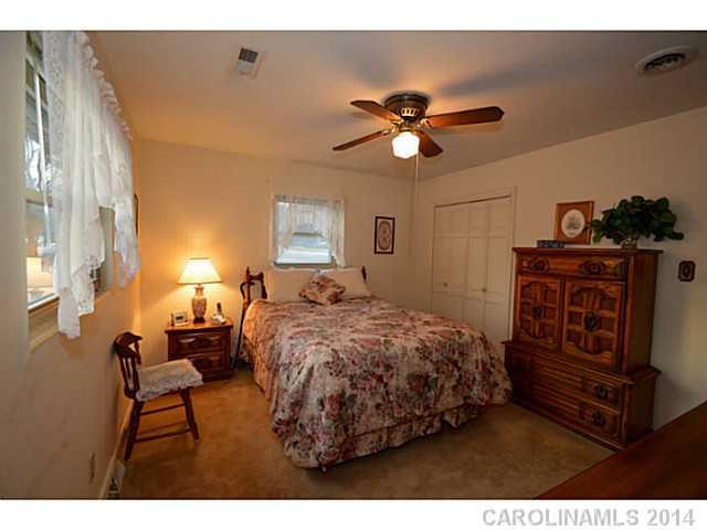 8809 Hood Road Charlotte, NC 28215 - Photo 11 of 16 Gallery Image 11