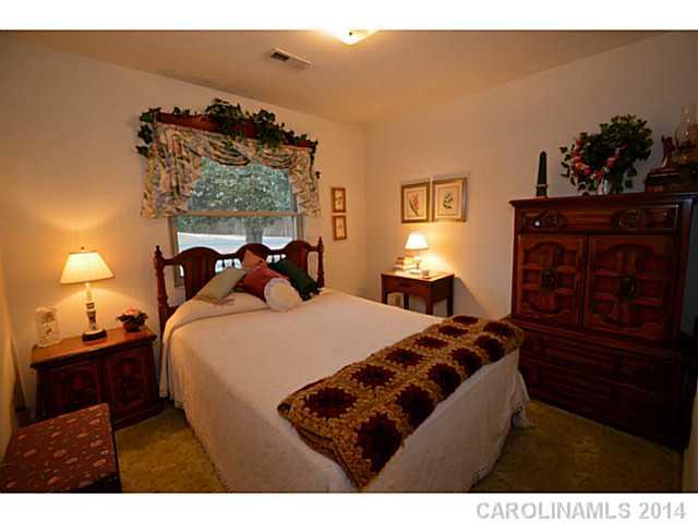 8809 Hood Road Charlotte, NC 28215 - Photo 13 of 16 Gallery Image 13