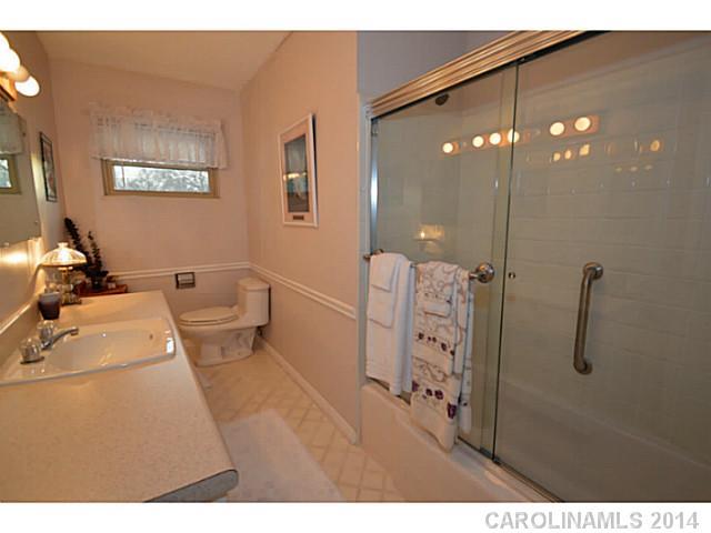 8809 Hood Road Charlotte, NC 28215 - Photo 14 of 16 Gallery Image 14