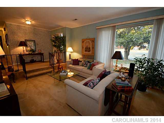 8809 Hood Road Charlotte, NC 28215 - Photo 3 of 16 Gallery Image 3