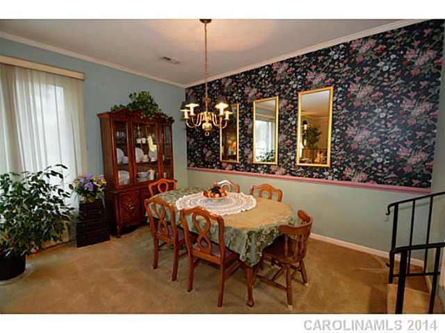 8809 Hood Road Charlotte, NC 28215 - Photo 4 of 16 Gallery Image 4