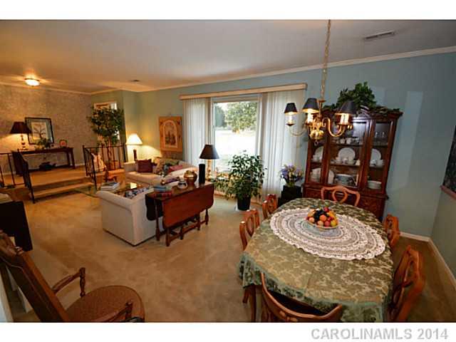 8809 Hood Road Charlotte, NC 28215 - Photo 5 of 16 Gallery Image 5