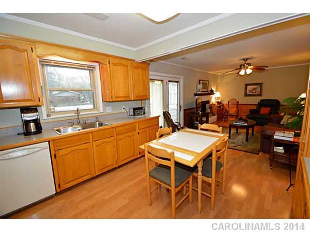 8809 Hood Road Charlotte, NC 28215 - Photo 8 of 16 Gallery Image 8