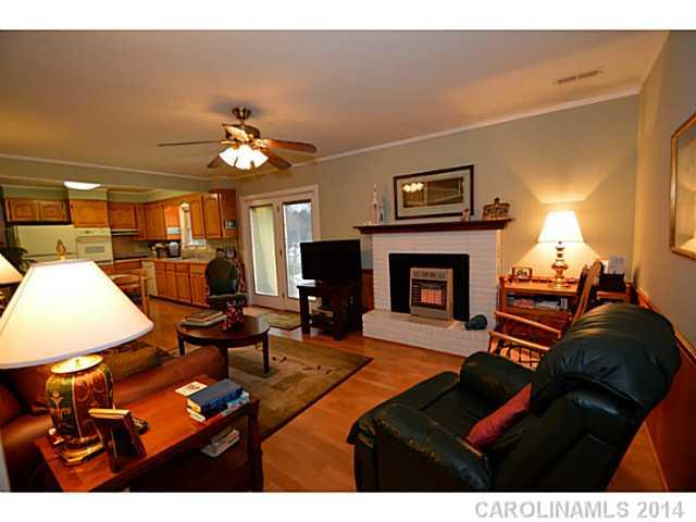 8809 Hood Road Charlotte, NC 28215 - Photo 9 of 16 Gallery Image 9