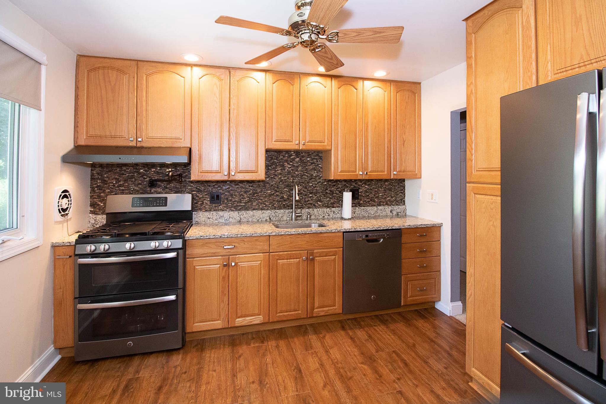 42 Sunnybrook Road Stratford, NJ 08084 - Photo 11 of 40