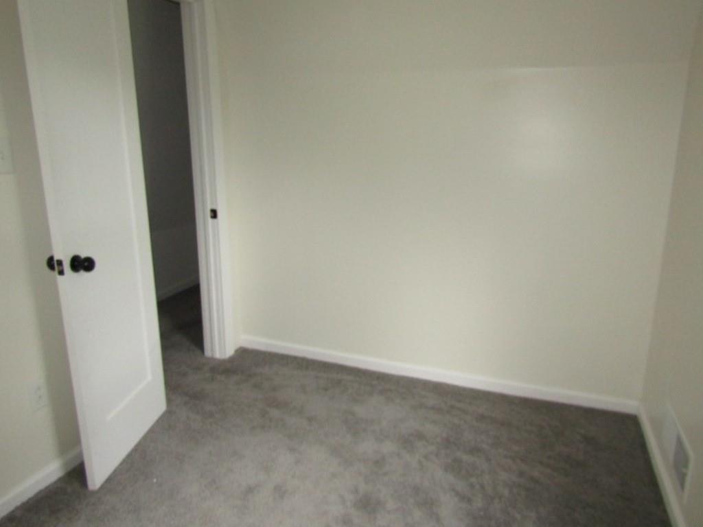 686 Filmore Road Pittsburgh, PA 15221 - Photo 20 of 29 Gallery Image 20