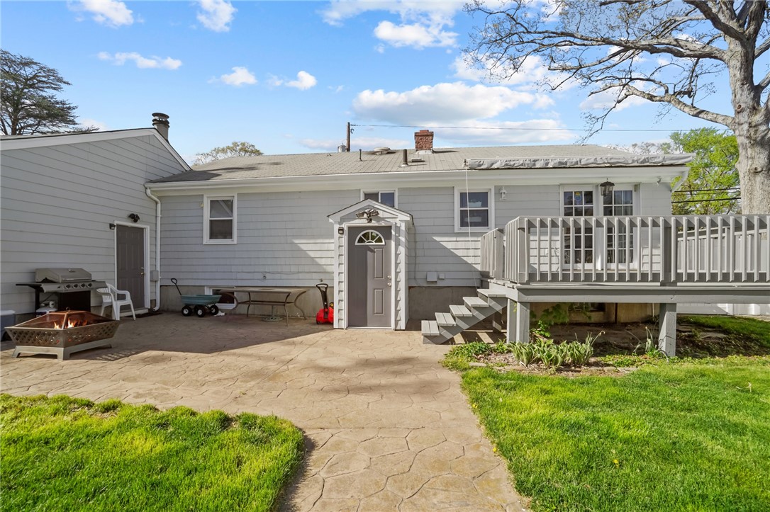 75 Rounds Avenue East Providence, RI 02915 - Photo 5 of 29