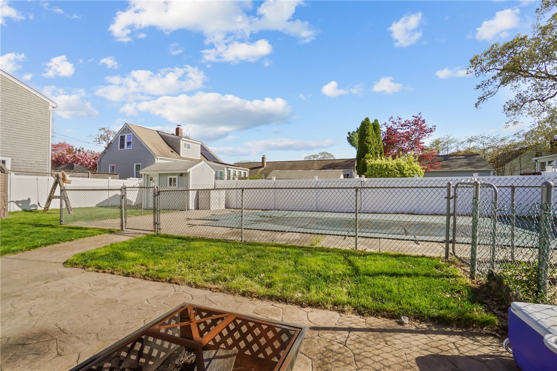 75 Rounds Avenue East Providence, RI 02915 - Photo 7 of 29