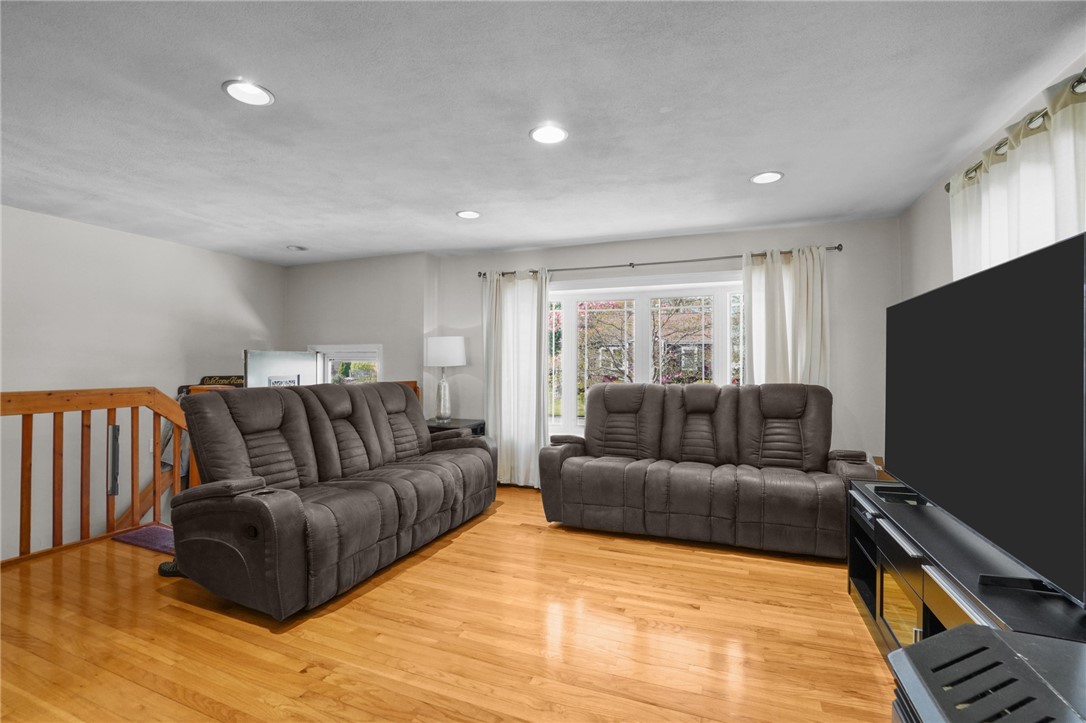 75 Rounds Avenue East Providence, RI 02915 - Photo 10 of 29