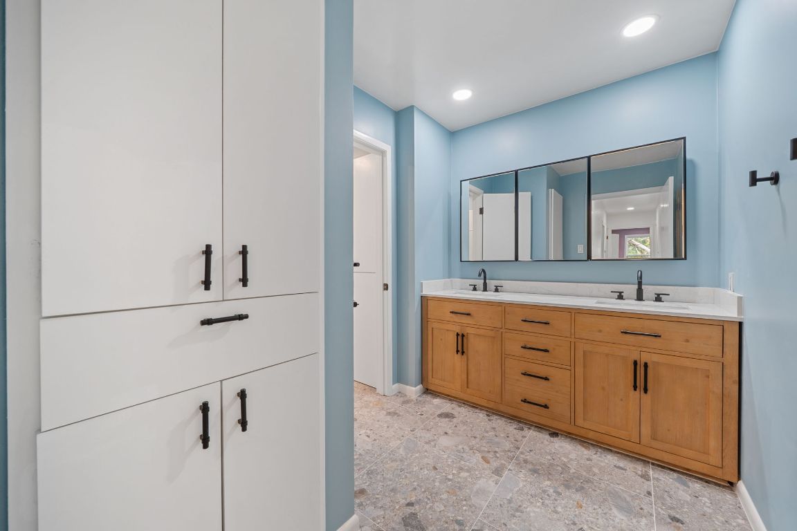 2175 Park Road New Braunfels, TX 78132 - Photo 24 of 39 Bathroom featuring double vanity and recessed lighting